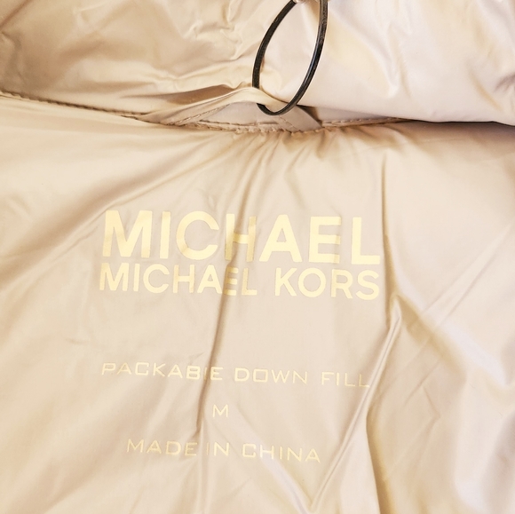 Michael Kors Puffer Jacket with DEFECTS - Picture 4 of 16